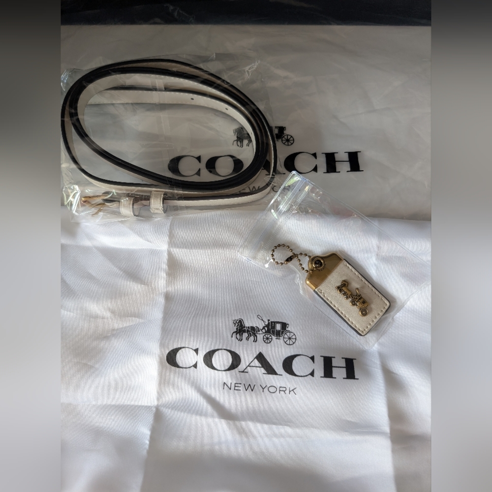 Coach Bandit Ivory and Gold Shoulder Bag - Picture 11 of 13